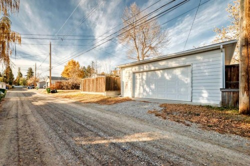 4739 26 Avenue Sw, Calgary, AB - Outdoor