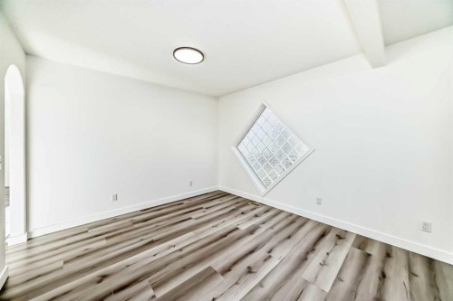 289 Canals Circle Sw, Airdrie, AB - Indoor Photo Showing Other Room