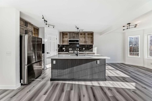 289 Canals Circle Sw, Airdrie, AB - Indoor Photo Showing Kitchen