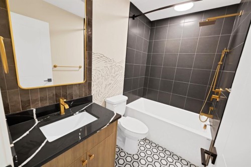 401-370 Dieppe Drive Sw, Calgary, AB - Indoor Photo Showing Bathroom