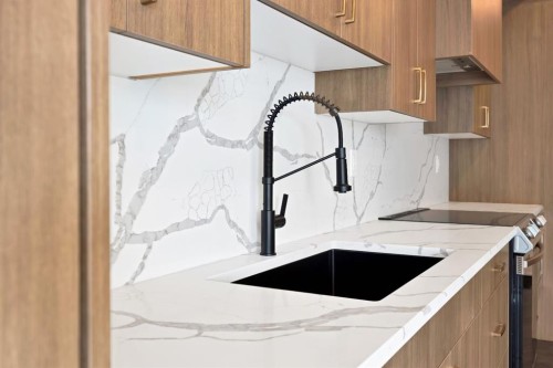 401-370 Dieppe Drive Sw, Calgary, AB - Indoor Photo Showing Kitchen