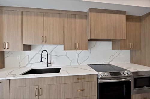 401-370 Dieppe Drive Sw, Calgary, AB - Indoor Photo Showing Kitchen