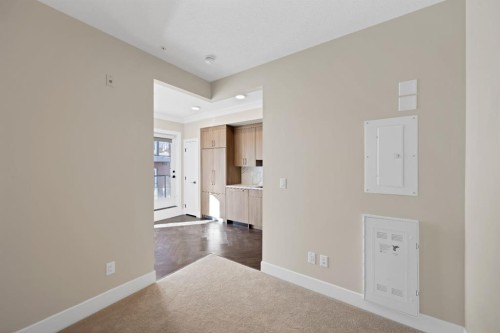 401-370 Dieppe Drive Sw, Calgary, AB - Indoor Photo Showing Other Room
