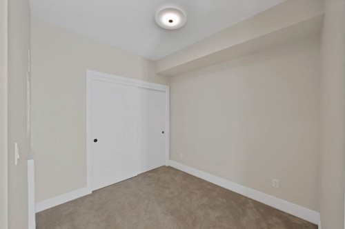 401-370 Dieppe Drive Sw, Calgary, AB - Indoor Photo Showing Other Room