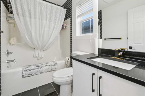 53 Martha'S Place Ne, Calgary, AB - Indoor Photo Showing Bathroom