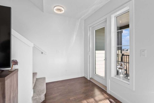 111 Evanscrest Gardens Nw, Calgary, AB - Indoor Photo Showing Other Room