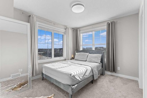 111 Evanscrest Gardens Nw, Calgary, AB - Indoor Photo Showing Bedroom