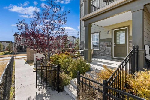 111 Evanscrest Gardens Nw, Calgary, AB - Outdoor