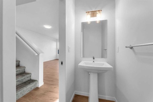 50 Setonstone Manor Se, Calgary, AB - Indoor Photo Showing Bathroom