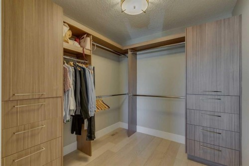 1605 29 Avenue Sw, Calgary, AB - Indoor