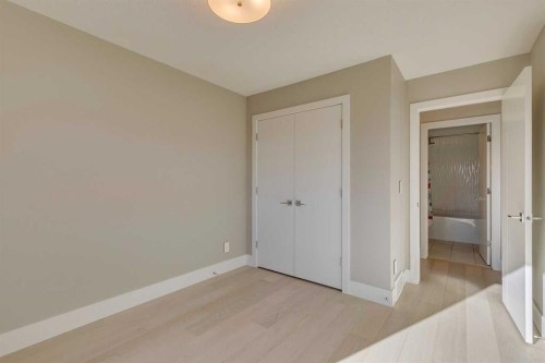1605 29 Avenue Sw, Calgary, AB - Indoor Photo Showing Other Room