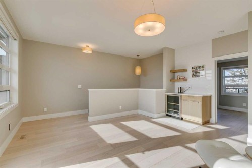 1605 29 Avenue Sw, Calgary, AB - Indoor Photo Showing Other Room