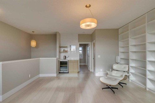 1605 29 Avenue Sw, Calgary, AB - Indoor