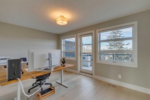 1605 29 Avenue Sw, Calgary, AB - Indoor Photo Showing Office