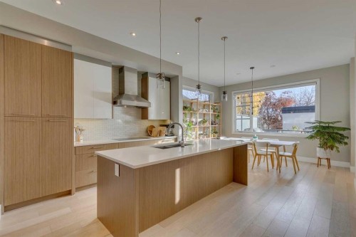 1605 29 Avenue Sw, Calgary, AB - Indoor Photo Showing Kitchen With Upgraded Kitchen