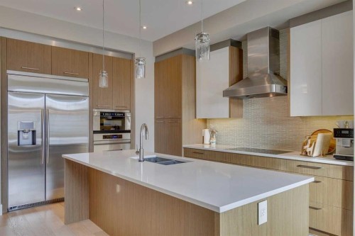 1605 29 Avenue Sw, Calgary, AB - Indoor Photo Showing Kitchen With Double Sink With Upgraded Kitchen