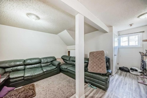 11 Falsby Way Ne, Calgary, AB - Indoor