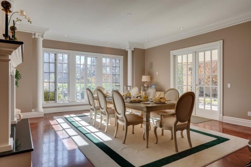126 Eagle Ridge Drive Sw, Calgary, AB - Indoor Photo Showing Dining Room