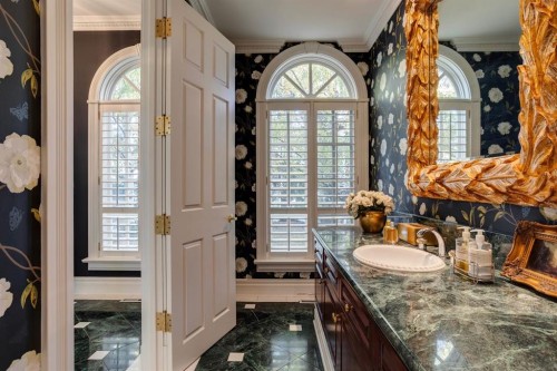126 Eagle Ridge Drive Sw, Calgary, AB - Indoor Photo Showing Bathroom