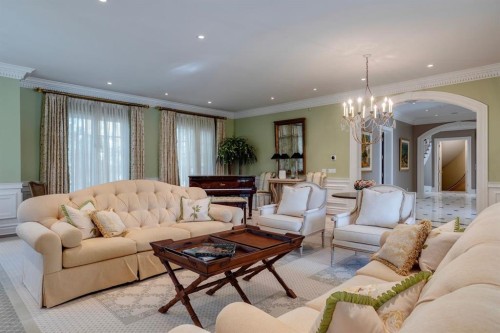 126 Eagle Ridge Drive Sw, Calgary, AB - Indoor Photo Showing Living Room