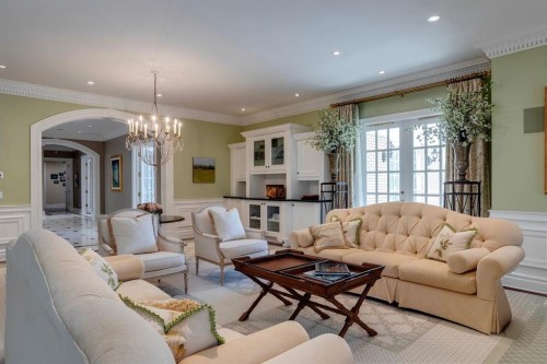 126 Eagle Ridge Drive Sw, Calgary, AB - Indoor Photo Showing Living Room