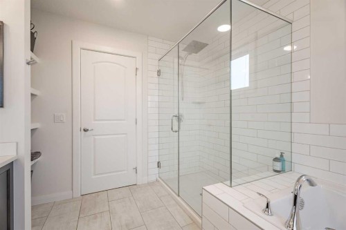 2148 Ravensdun Crescent Se, Airdrie, AB - Indoor Photo Showing Bathroom