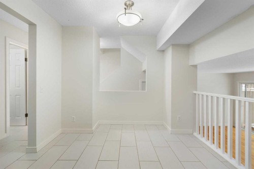49-11407 Braniff Road Sw, Calgary, AB - Indoor Photo Showing Other Room