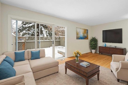 49-11407 Braniff Road Sw, Calgary, AB - Indoor Photo Showing Living Room
