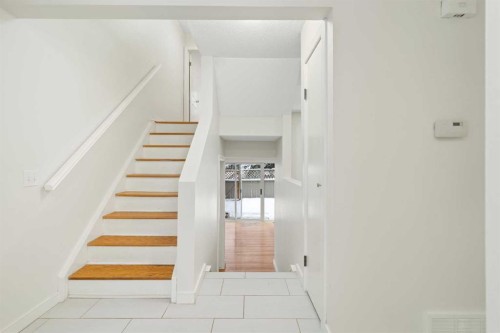 49-11407 Braniff Road Sw, Calgary, AB - Indoor Photo Showing Other Room