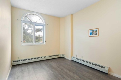 103-2011 University Drive Nw, Calgary, AB - Indoor Photo Showing Other Room