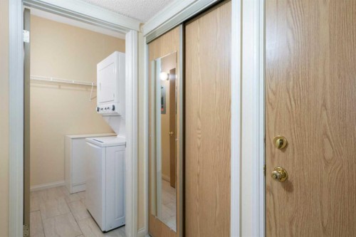 103-2011 University Drive Nw, Calgary, AB - Indoor Photo Showing Laundry Room