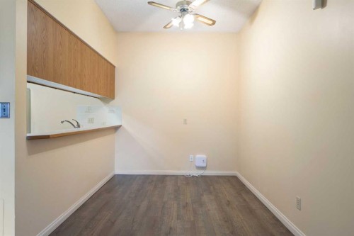 103-2011 University Drive Nw, Calgary, AB - Indoor Photo Showing Other Room