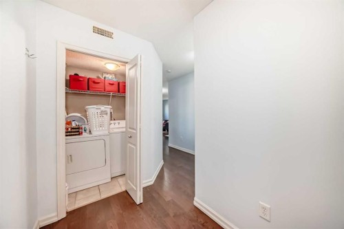 7716 Bowness Road Nw, Calgary, AB - Indoor Photo Showing Laundry Room