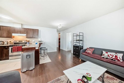 7716 Bowness Road Nw, Calgary, AB - Indoor Photo Showing Kitchen