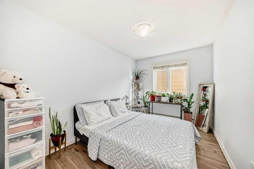 7716 Bowness Road Nw, Calgary, AB - Indoor Photo Showing Bedroom