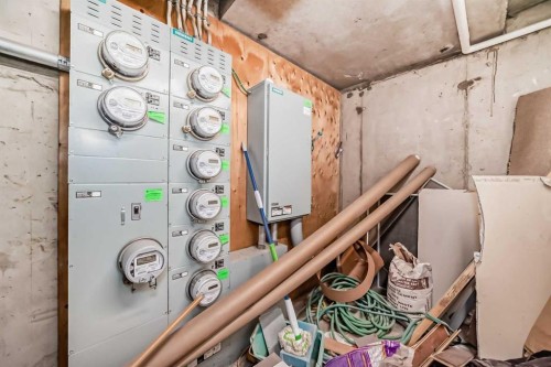7716 Bowness Road Nw, Calgary, AB - Indoor Photo Showing Laundry Room