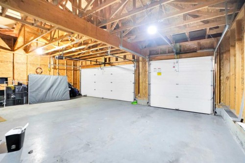 85 Boulder Creek Manor Se, Langdon, AB - Indoor Photo Showing Garage