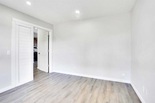 85 Boulder Creek Manor Se, Langdon, AB - Indoor Photo Showing Other Room