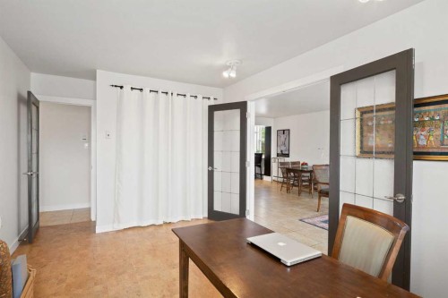 302-2602 14A Street Sw, Calgary, AB - Indoor