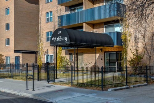 205-120 15 Avenue Sw, Calgary, AB - Outdoor With Balcony