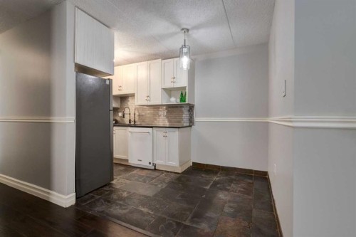 205-120 15 Avenue Sw, Calgary, AB - Indoor Photo Showing Kitchen