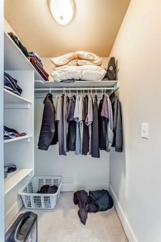 1321 18 Avenue, Didsbury, AB - Indoor With Storage