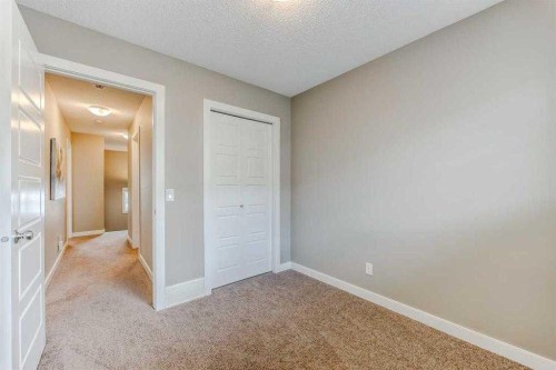 136 Pantego Lane Nw, Calgary, AB - Indoor Photo Showing Other Room