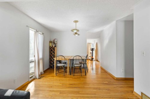 89 Edgedale Drive Nw, Calgary, AB - Indoor Photo Showing Dining Room