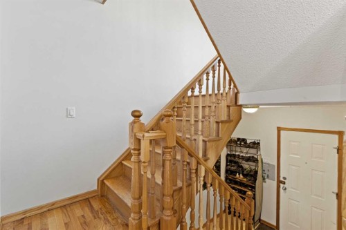 89 Edgedale Drive Nw, Calgary, AB - Indoor Photo Showing Other Room