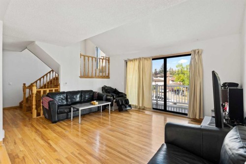 89 Edgedale Drive Nw, Calgary, AB - Indoor Photo Showing Living Room