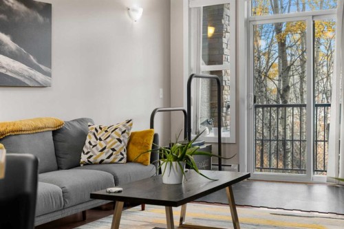 1111-211 Aspen Stone Boulevard Sw, Calgary, AB - Indoor Photo Showing Other Room