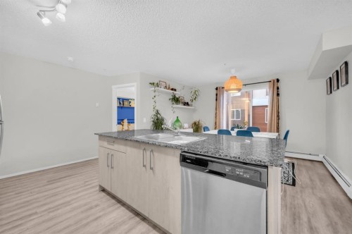 3502-4641 128 Avenue Ne, Calgary, AB - Indoor Photo Showing Kitchen