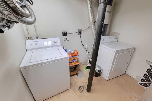 20 Falton Way Ne, Calgary, AB - Indoor Photo Showing Laundry Room