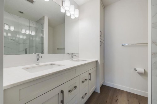 117-30 Walgrove Se, Calgary, AB - Indoor Photo Showing Bathroom